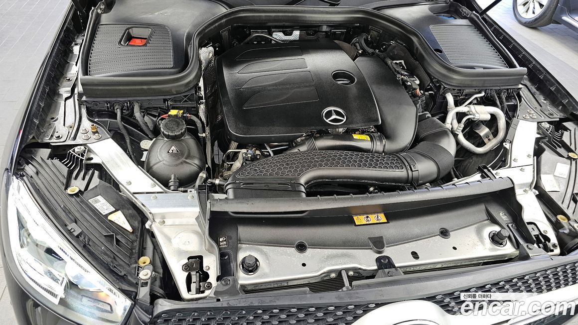 Mercedes-Benz GLC-Class 2023