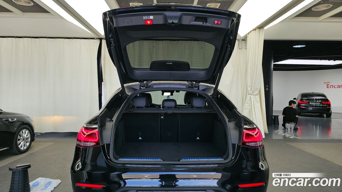 Mercedes-Benz GLC-Class 2023