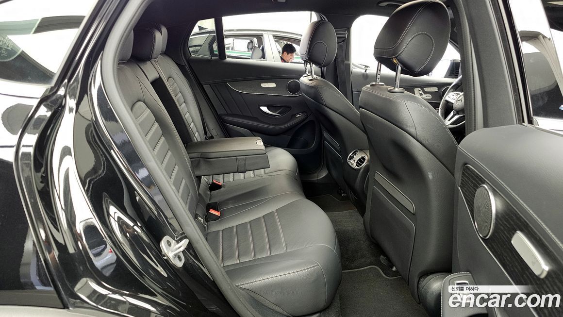 Mercedes-Benz GLC-Class 2023