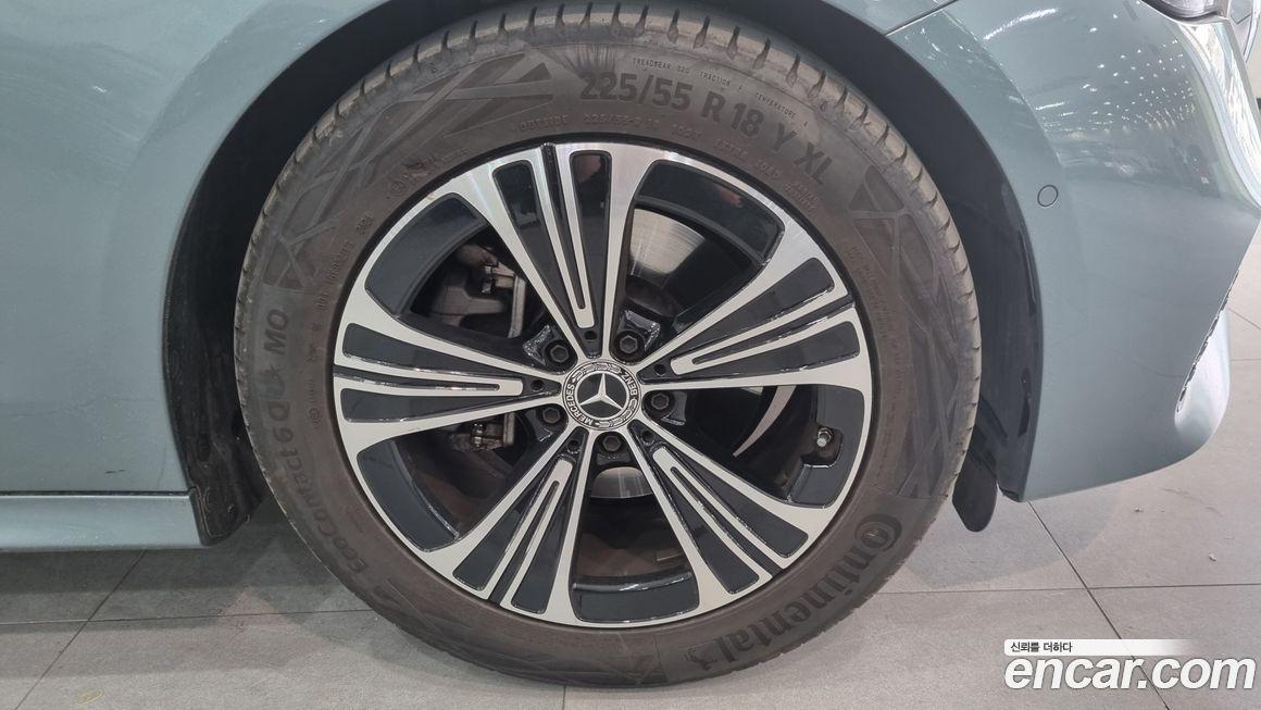 Mercedes-Benz E-Class 2025