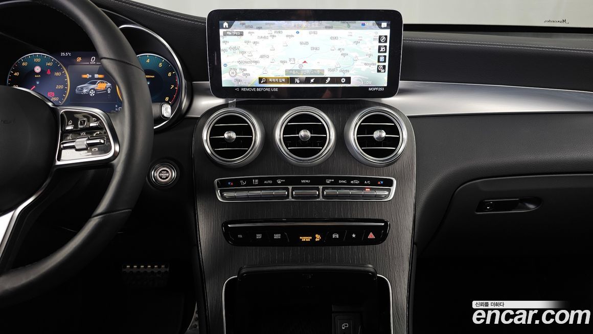 Mercedes-Benz GLC-Class 2023