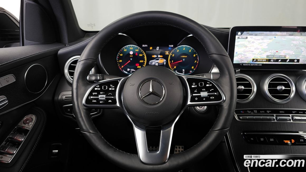 Mercedes-Benz GLC-Class 2023