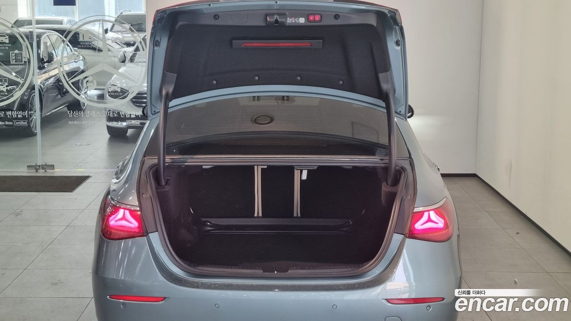 Mercedes-Benz E-Class 2025