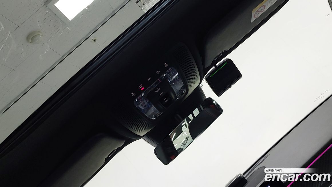 Mercedes-Benz GLB-Class 2025