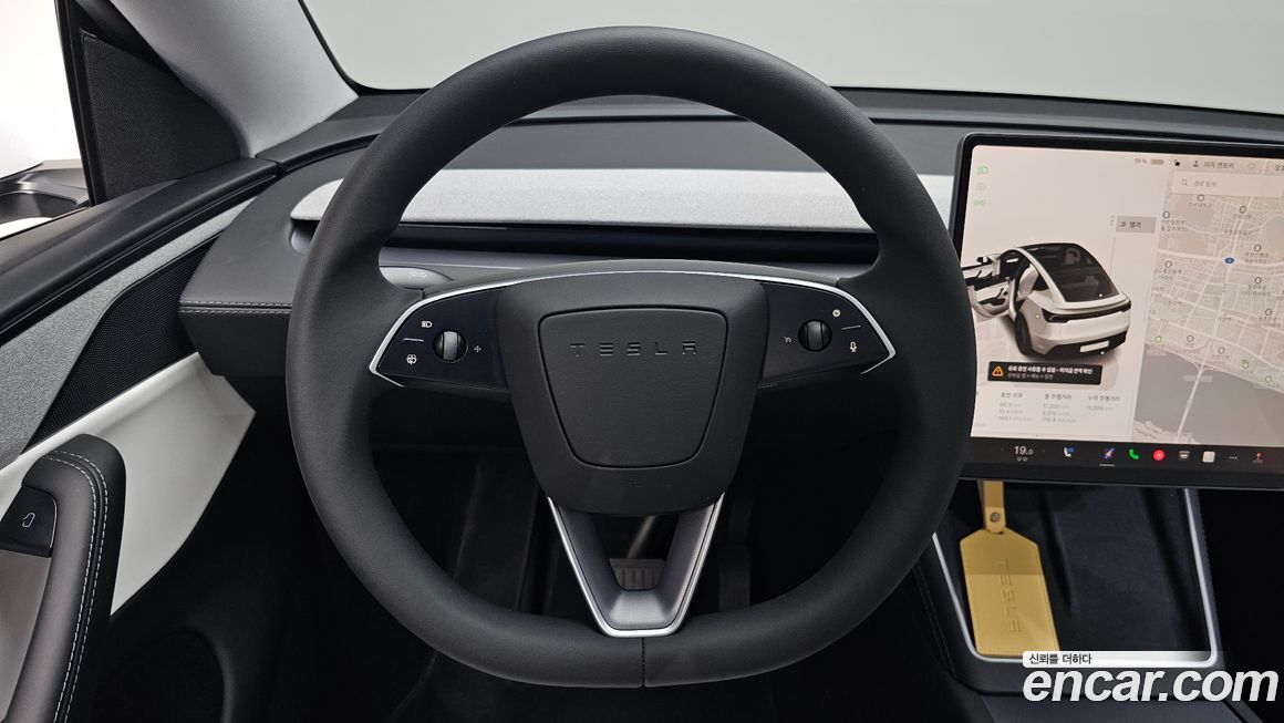 Tesla Model Y 2025