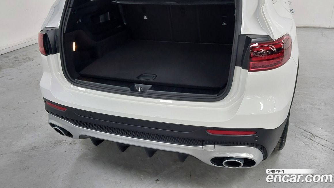 Mercedes-Benz GLB-Class 2025