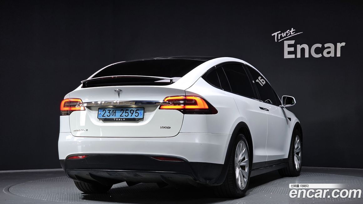 Tesla Model X 2018