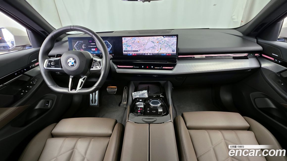 BMW 5-Series 2024