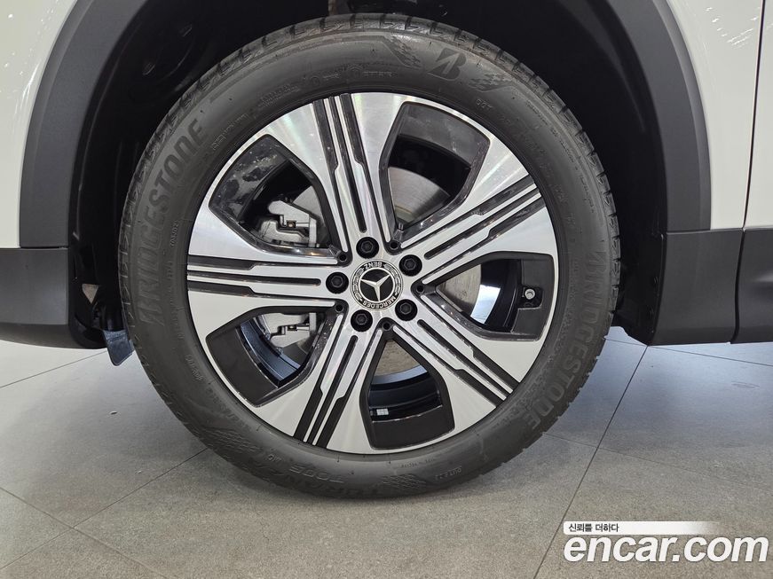 Mercedes-Benz EQB 2026