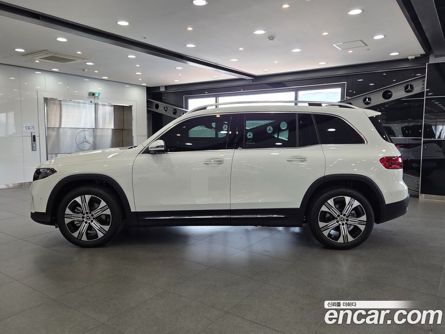 Mercedes-Benz EQB 2026