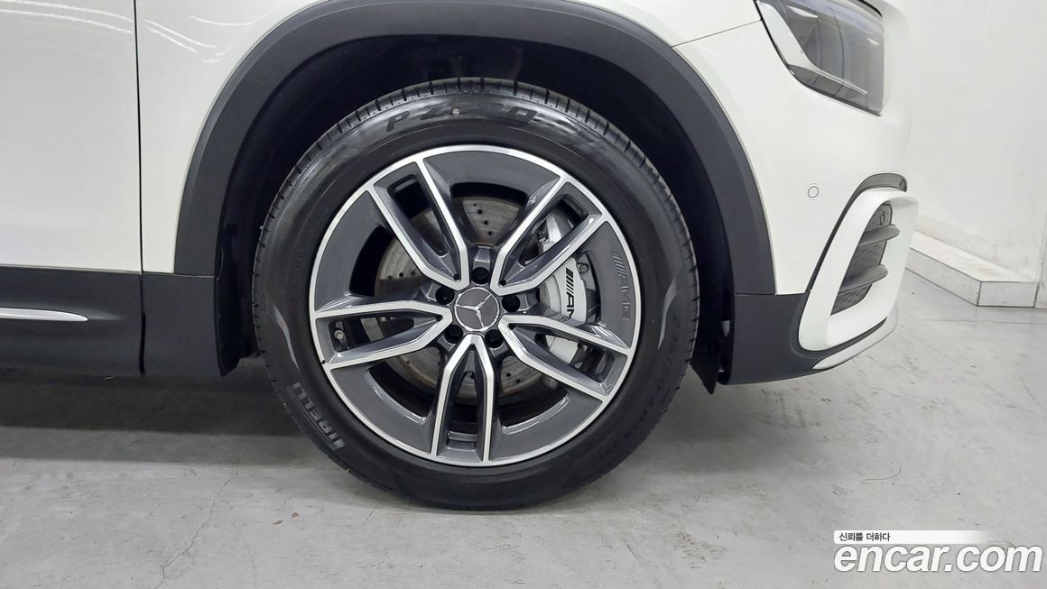 Mercedes-Benz GLB-Class 2025