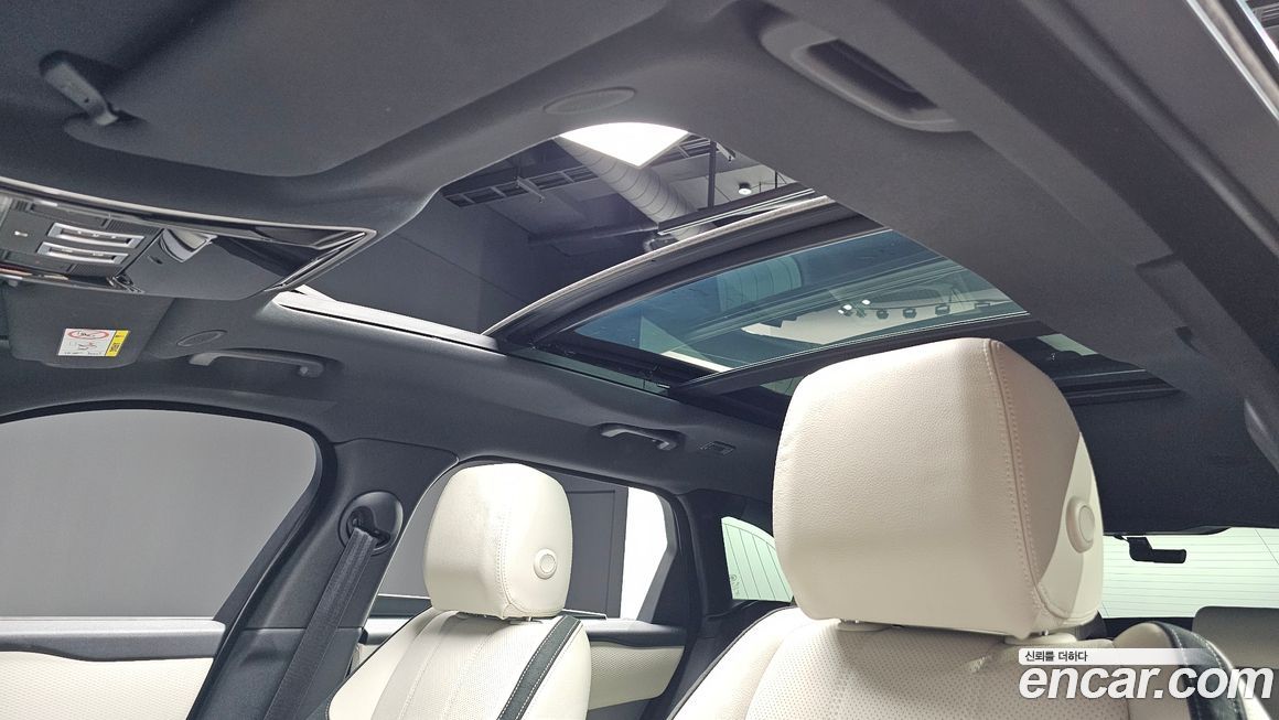 Land Rover Range Rover Velar 2023