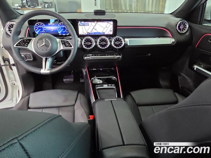 Mercedes-Benz EQB 2026