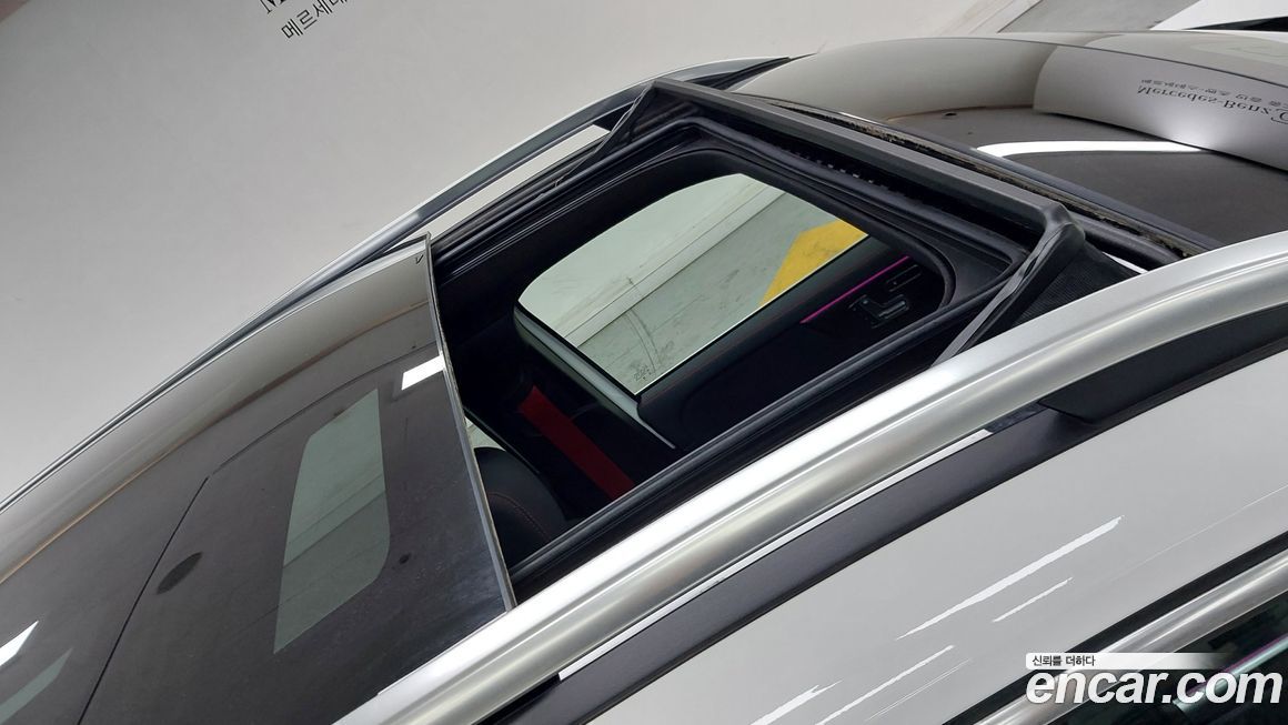 Mercedes-Benz GLB-Class 2025