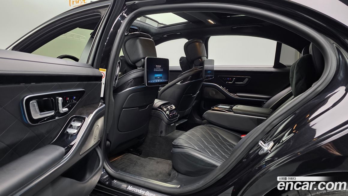 Mercedes-Benz S-Class 2021