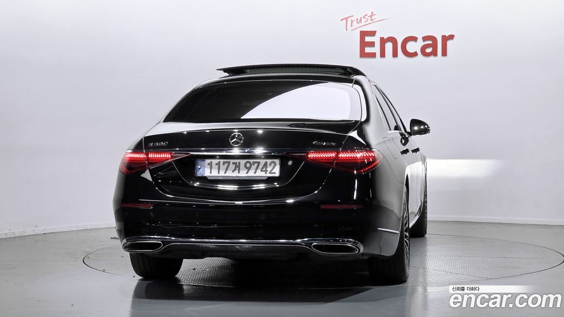 Mercedes-Benz S-Class 2021