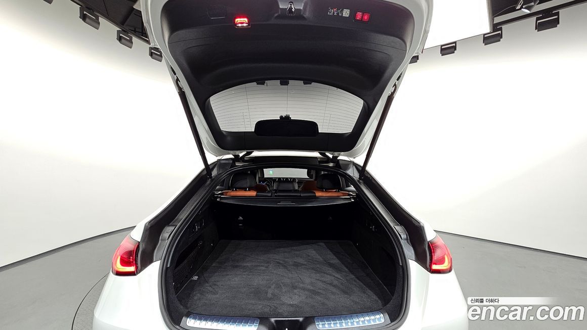 Mercedes-Benz GLC-Class 2024