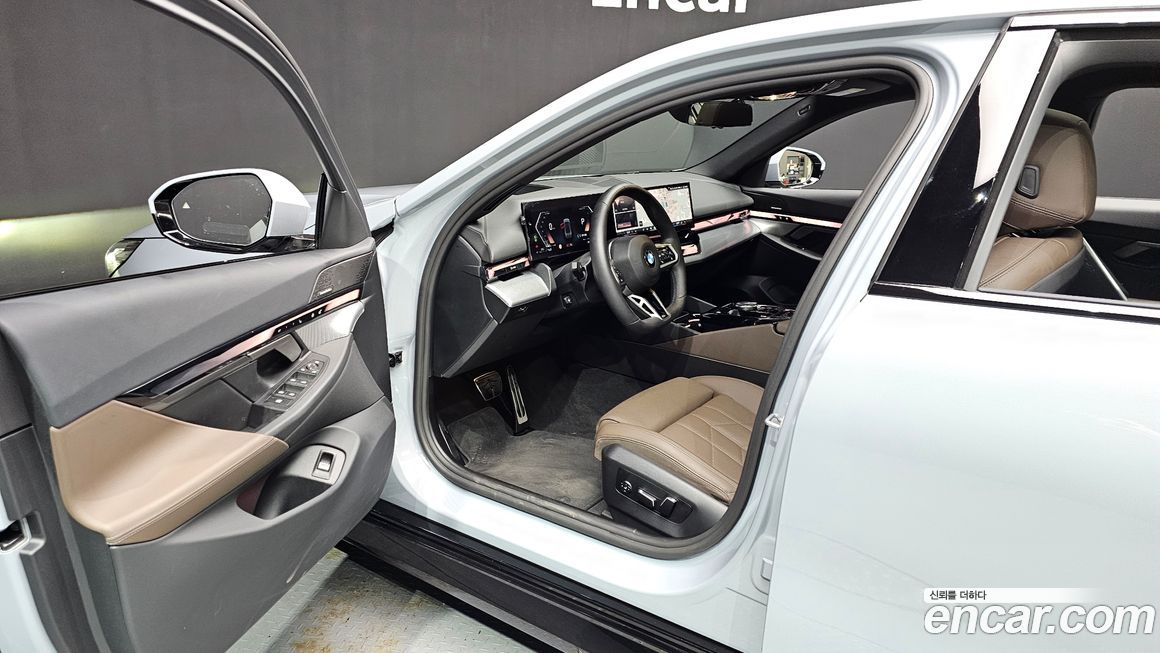BMW 5-Series 2025