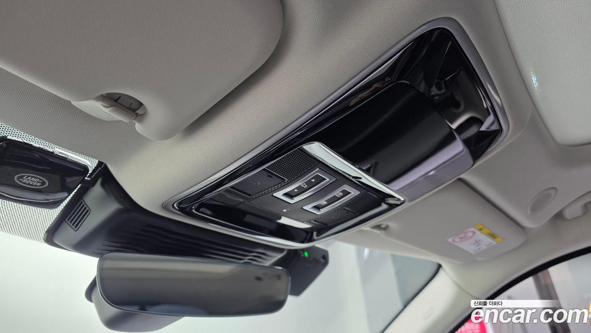 Land Rover Range Rover Velar 2025