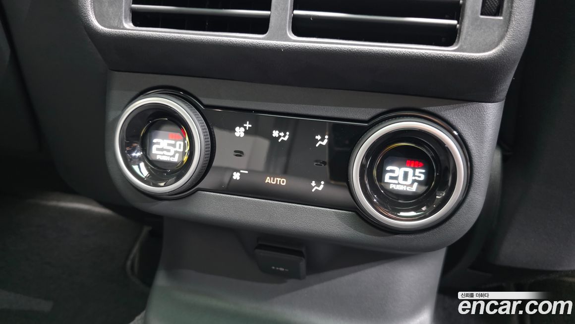 Land Rover Range Rover Velar 2025