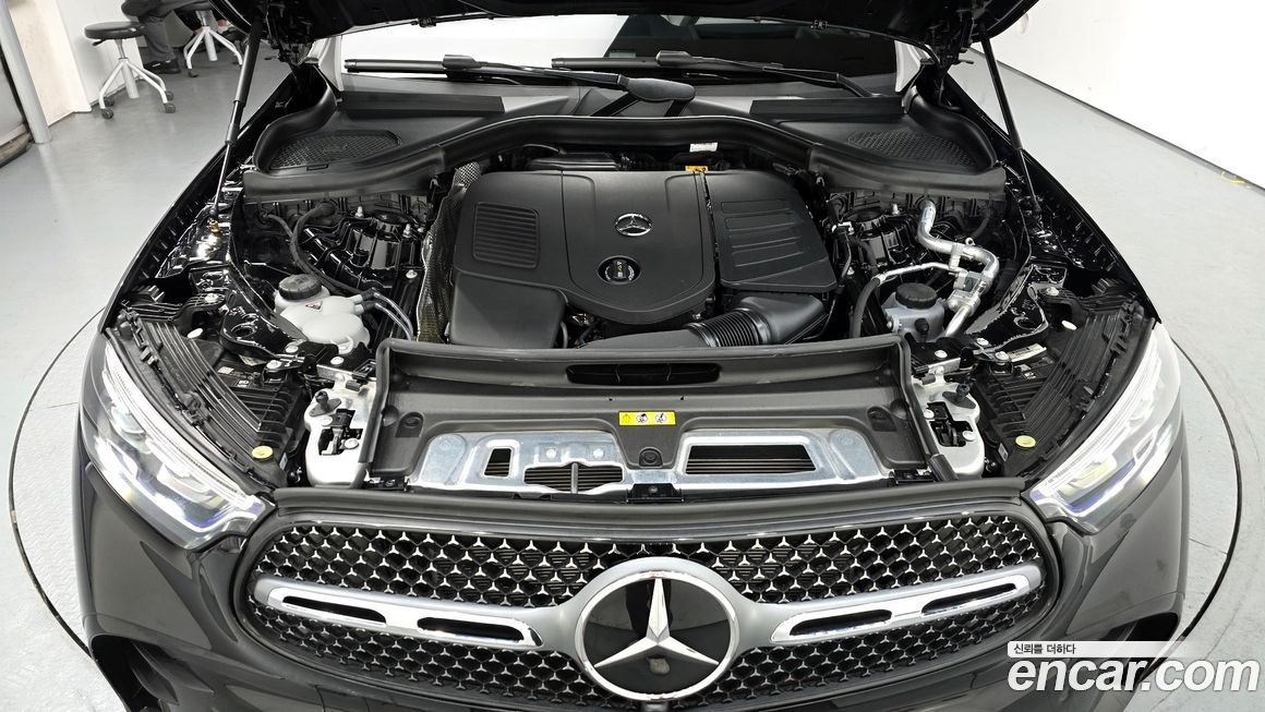 Mercedes-Benz GLC-Class 2025