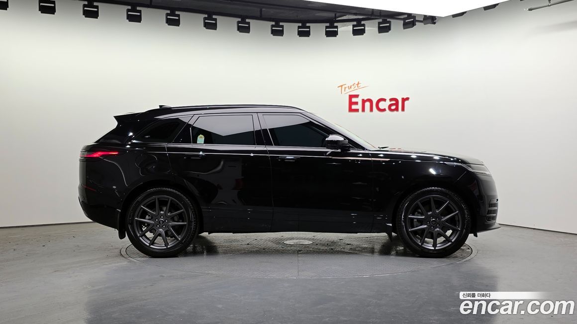 Land Rover Range Rover Velar 2025