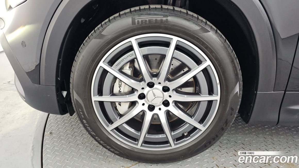 Mercedes-Benz GLB-Class 2023