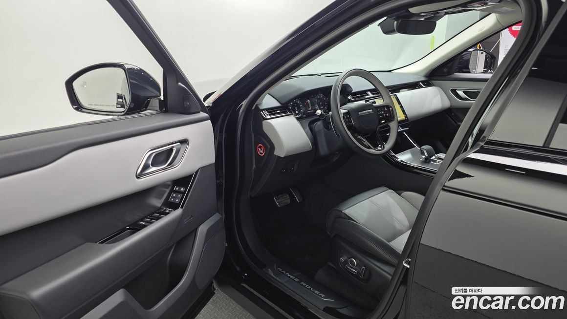 Land Rover Range Rover Velar 2025