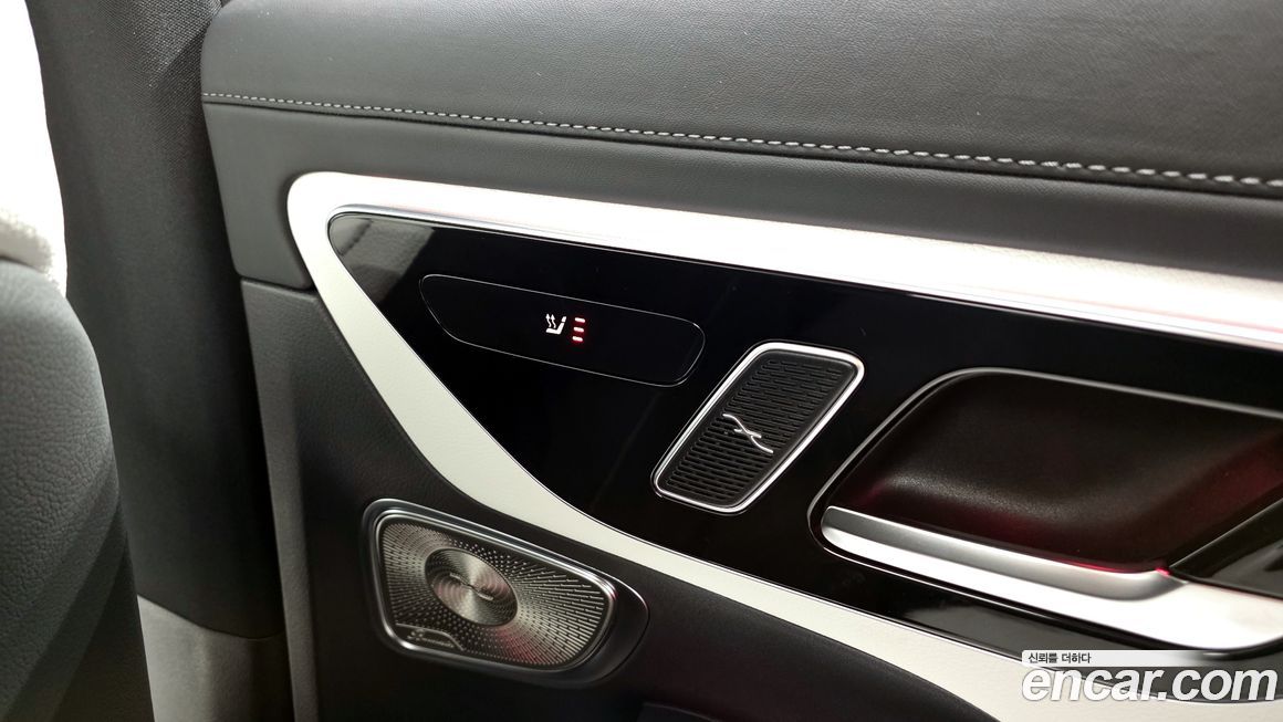 Mercedes-Benz GLC-Class 2025