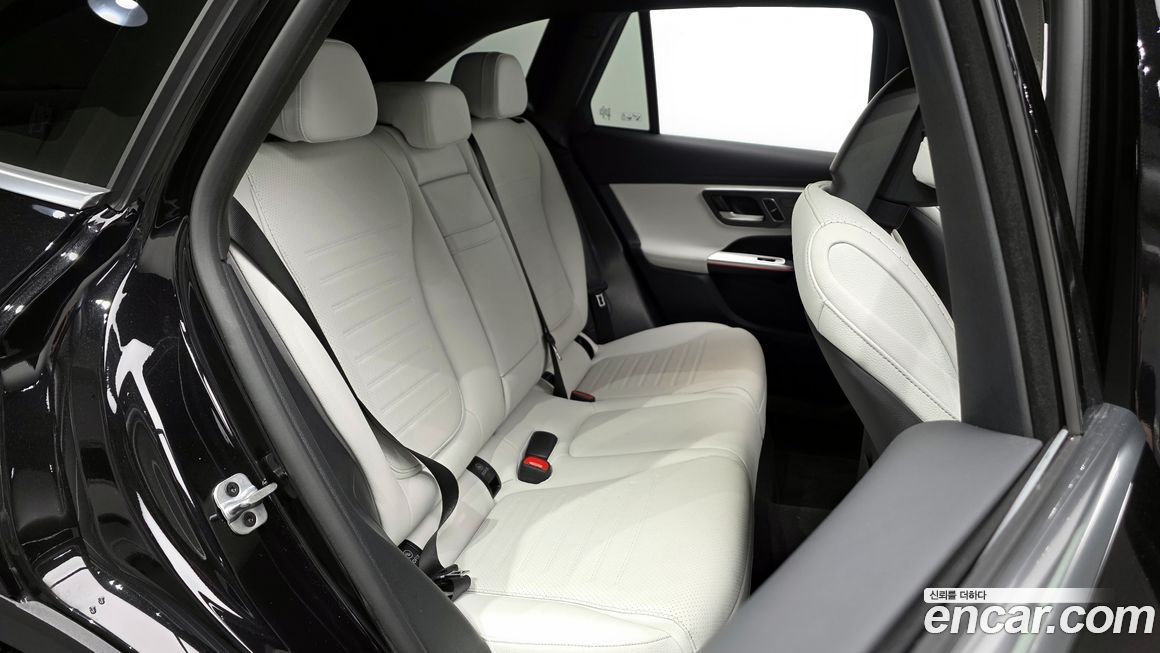 Mercedes-Benz GLC-Class 2025