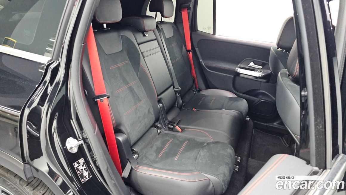 Mercedes-Benz GLB-Class 2023