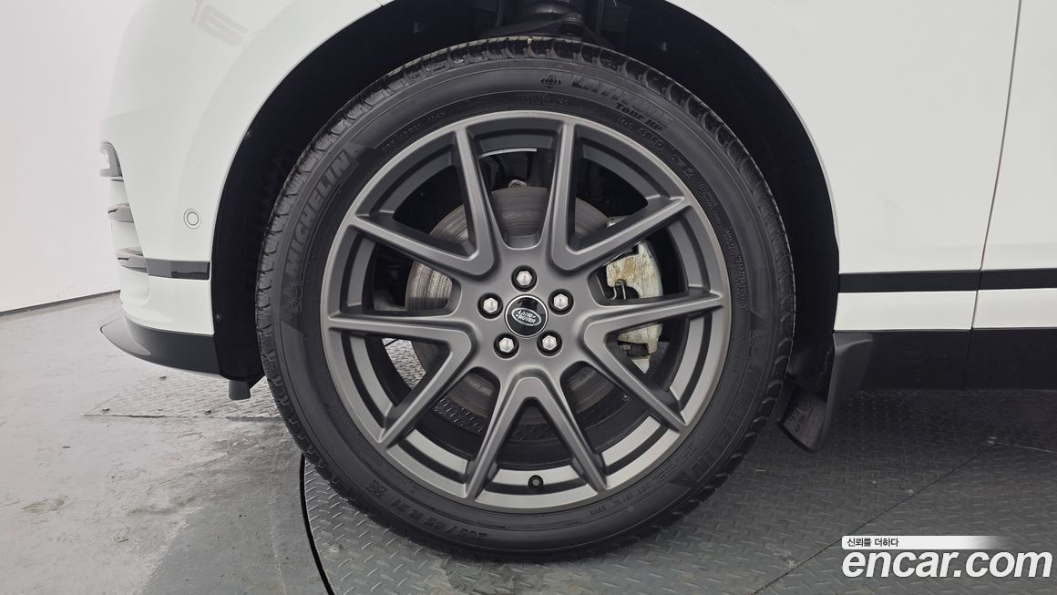 Land Rover Range Rover Velar 2025