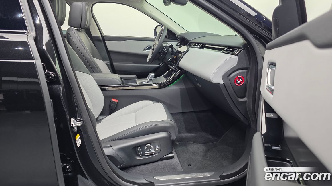 Land Rover Range Rover Velar 2025