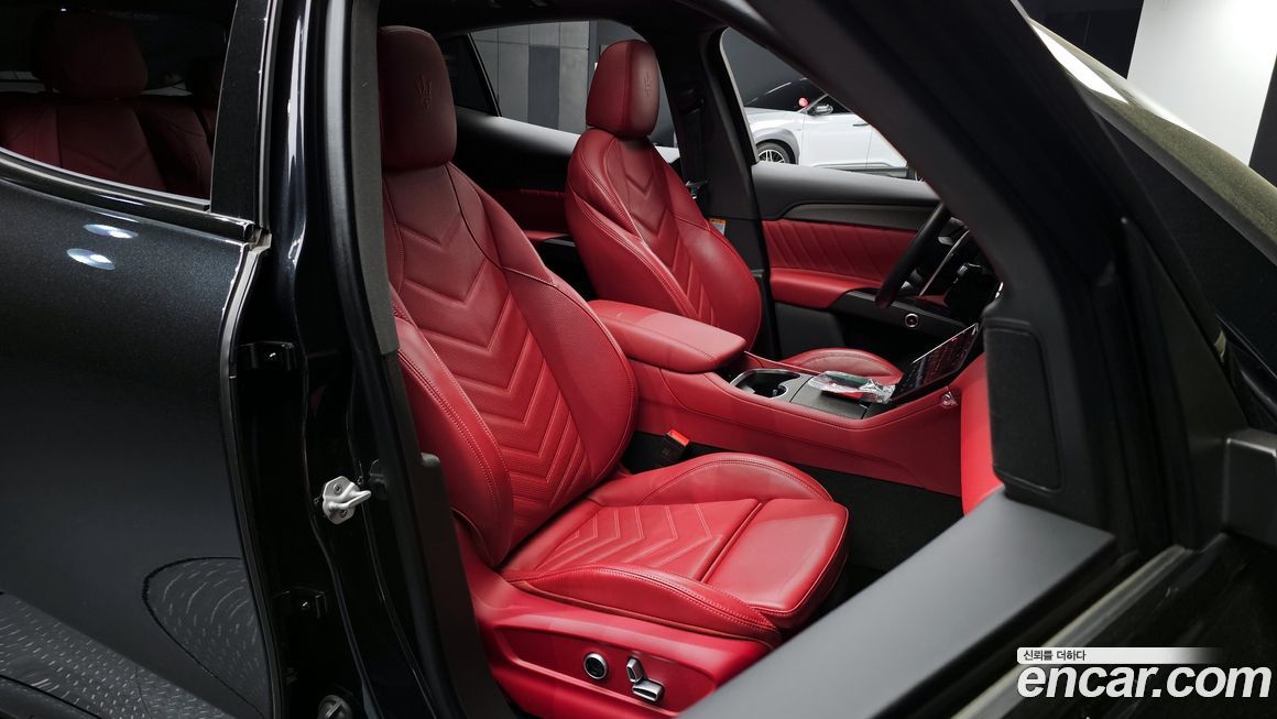 Maserati Grecale 2023