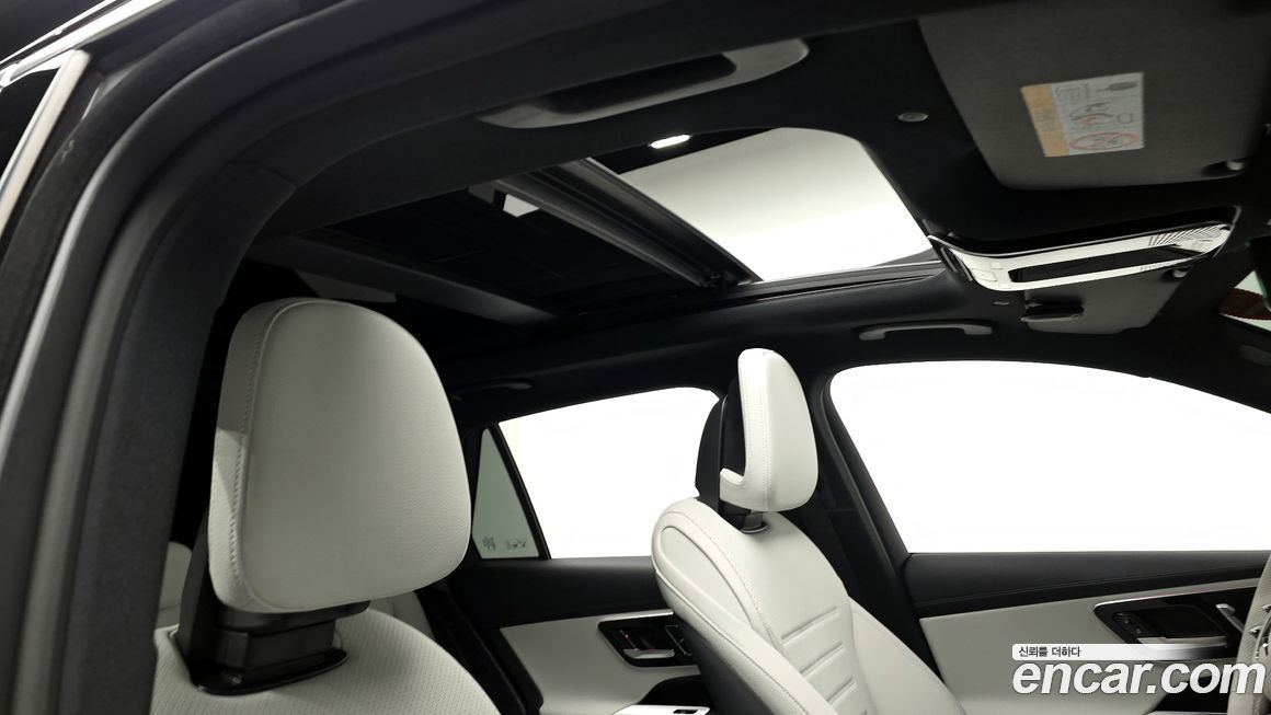 Mercedes-Benz GLC-Class 2025