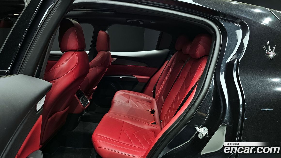 Maserati Grecale 2023