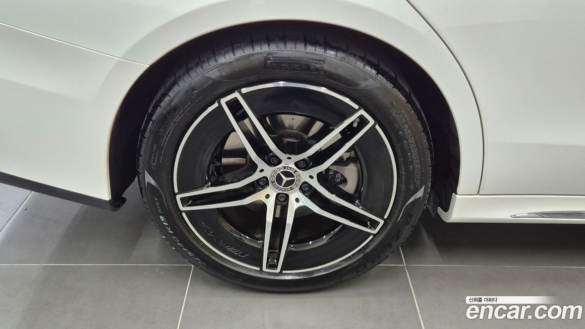 Mercedes-Benz E-Class 2025