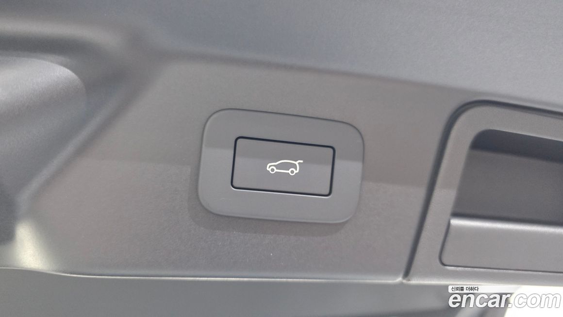 Land Rover Range Rover Velar 2025