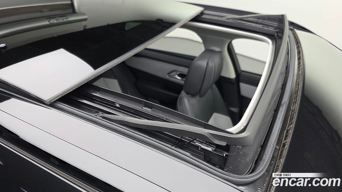 Land Rover Range Rover Velar 2025