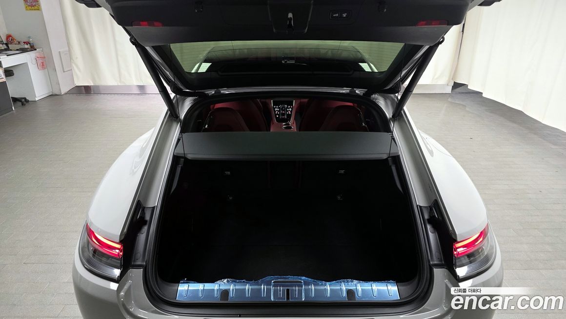 Porsche Panamera 2023