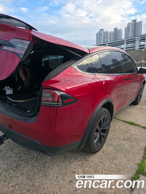 Tesla Model X 2023