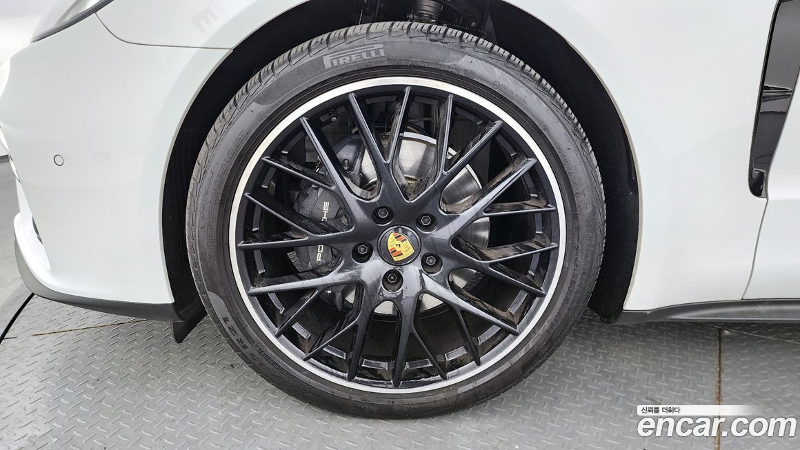 Porsche Panamera 2023
