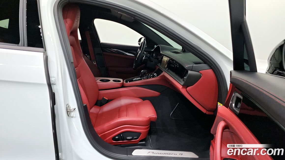 Porsche Panamera 2023