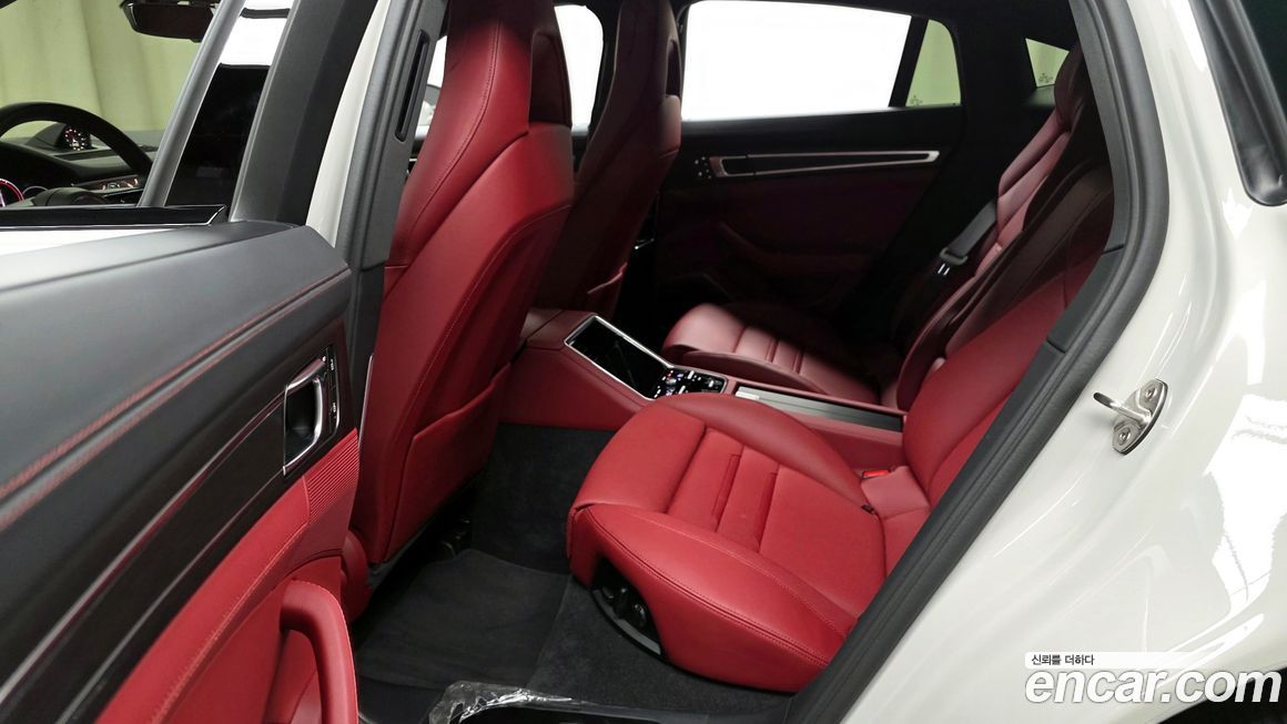 Porsche Panamera 2023