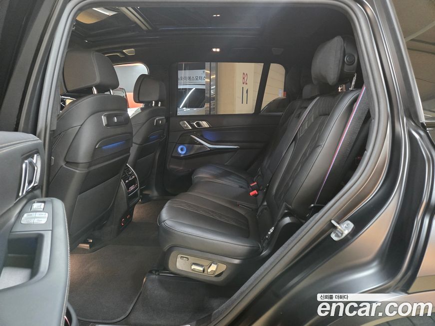 BMW X7 2025