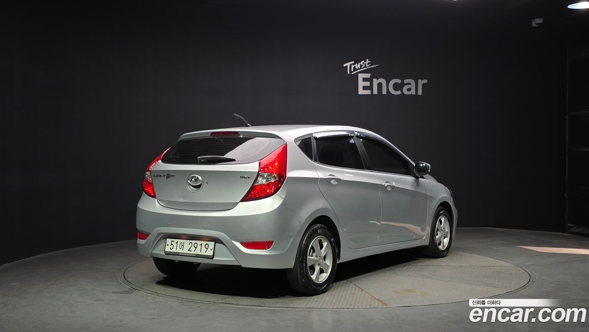 Hyundai Accent 2012