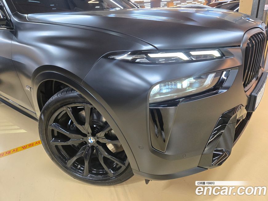 BMW X7 2025