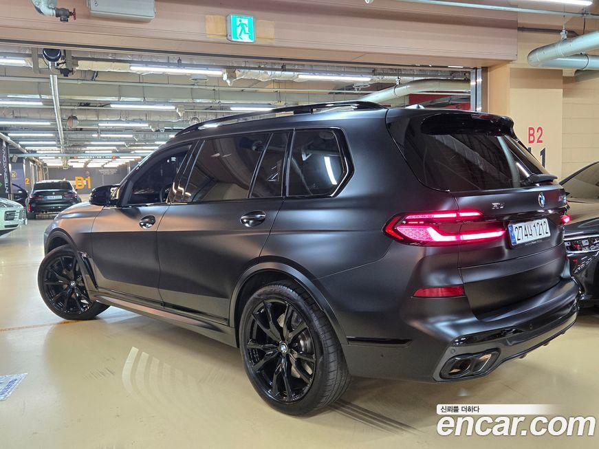 BMW X7 2025