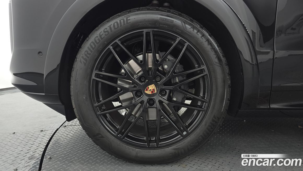 Porsche Cayenne 2025