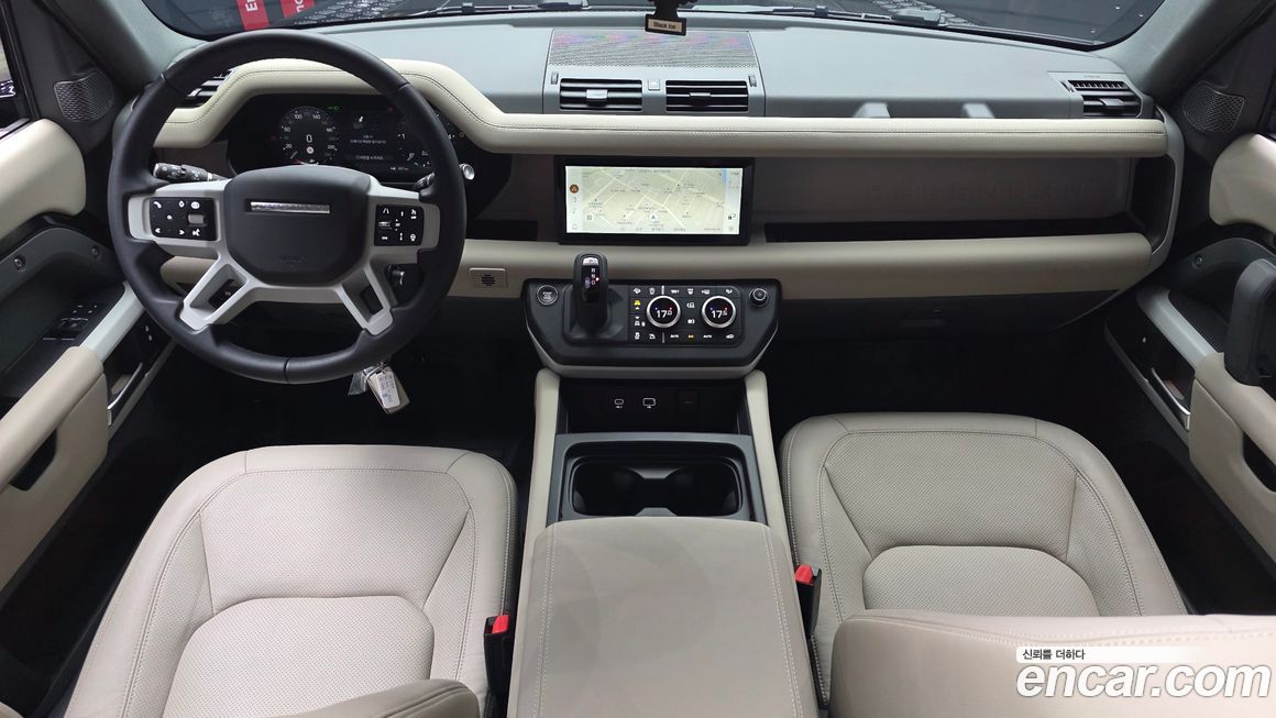 Land Rover Defender 2024